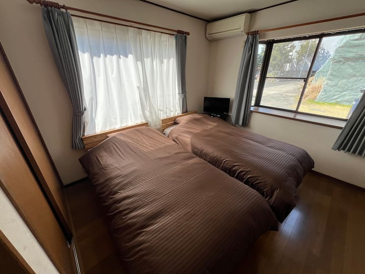 საძინებელი 1