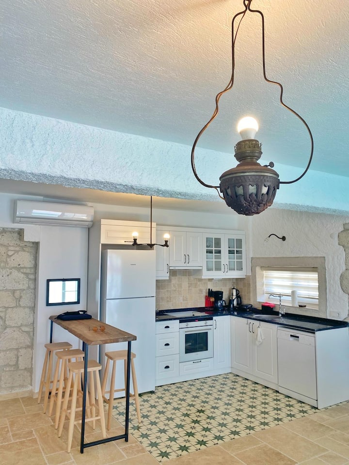 Havuzlu  Taş Villa 2, Alaçatı ÇArşı Içi - Çeşme