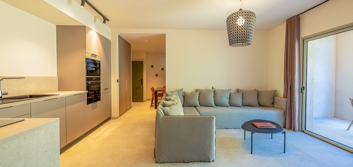 3-Bedroom, 2-Bathroom Apartment with Terrace – Duplex