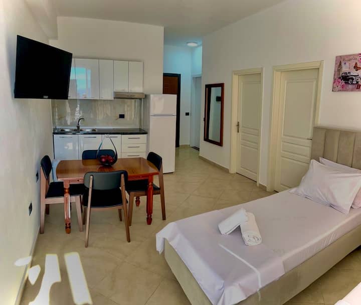 Family Apartment 2 - Ksamil