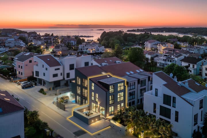 Modern Villa Venusta For 8 Near Porec And Beach - Poreč