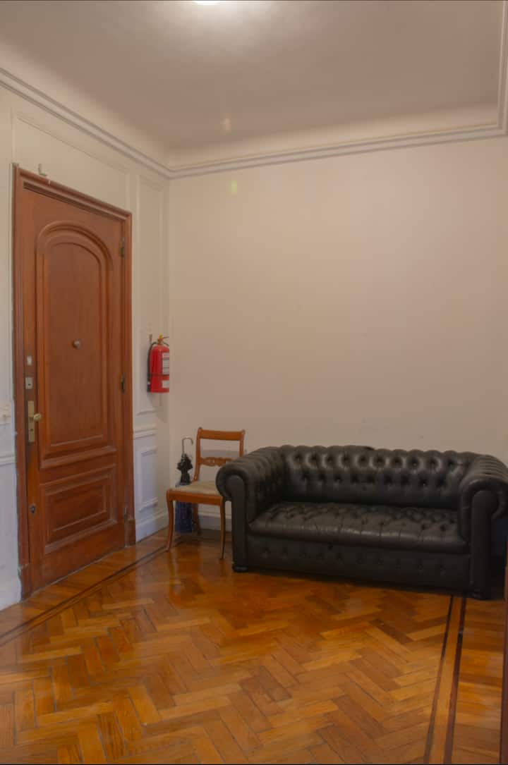 Departamento de 5 dormitorios para hasta 12 huéspedes en San Nicolás