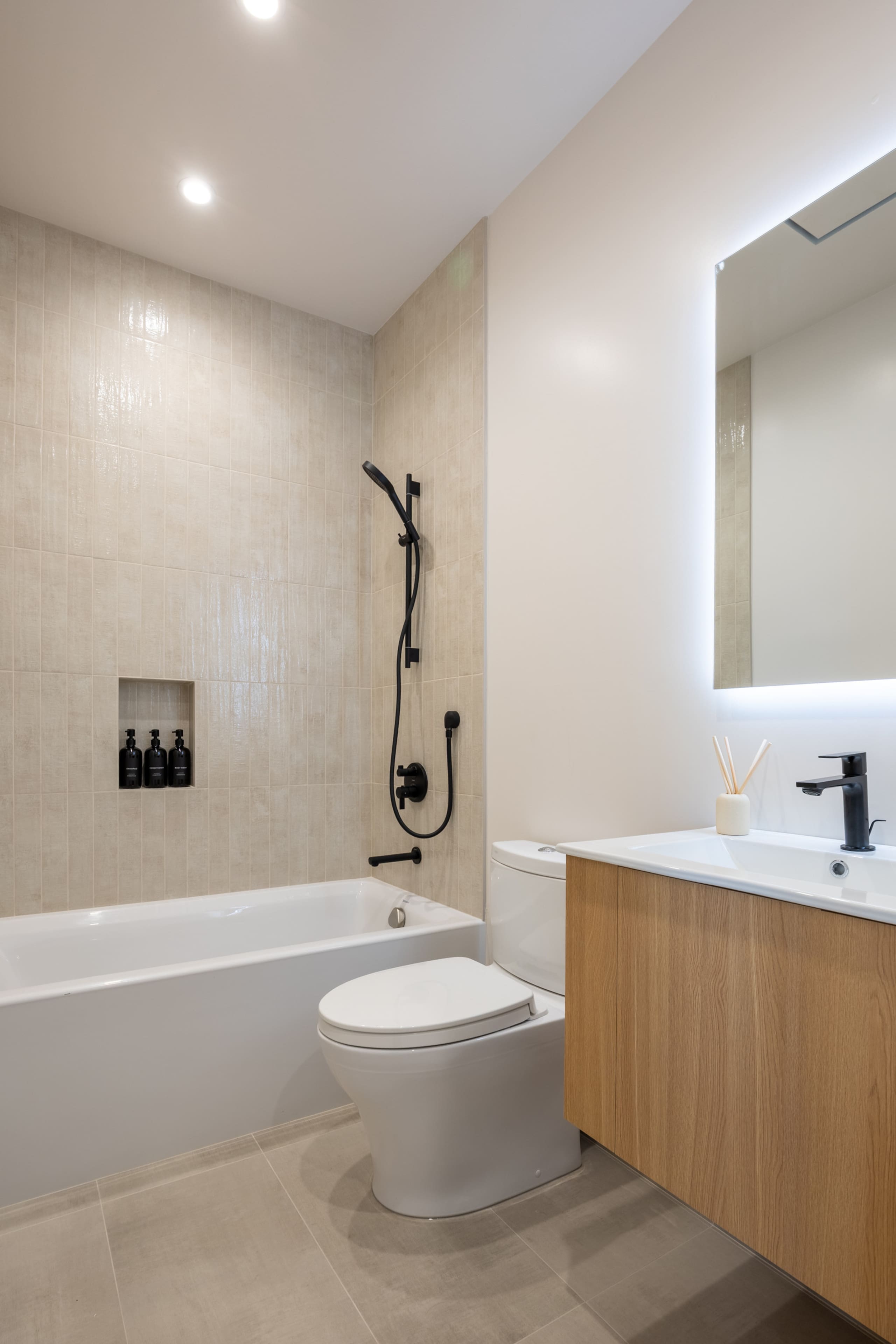 Home in San Francisco · ★5.0 · 4 bedrooms · 5 beds · 4 baths - Image 59