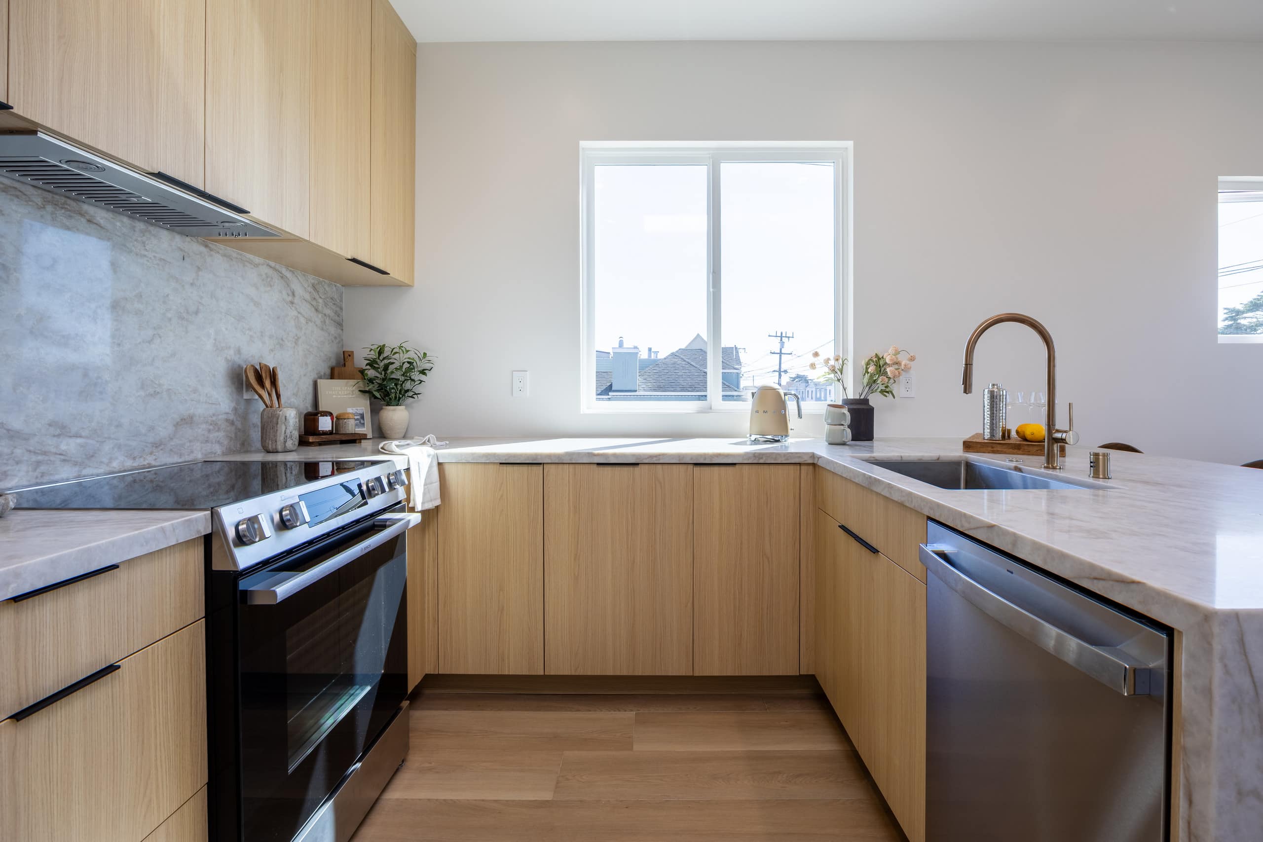 Home in San Francisco · ★5.0 · 4 bedrooms · 5 beds · 4 baths - Image 16