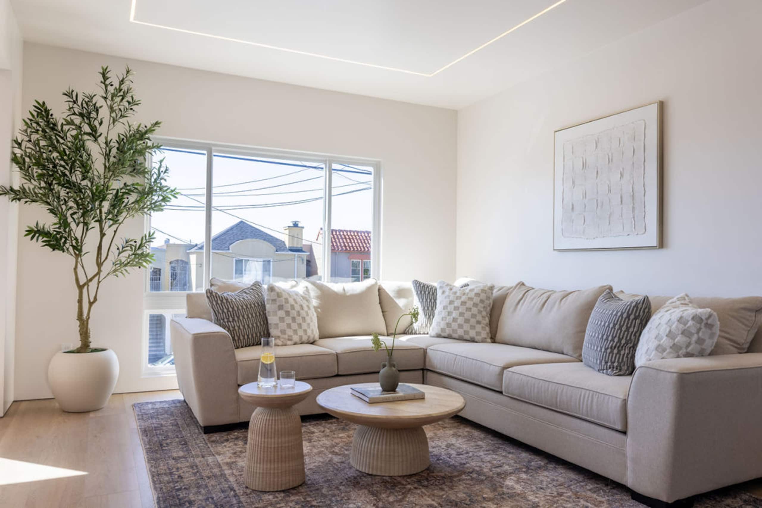 Home in San Francisco · ★5.0 · 4 bedrooms · 5 beds · 4 baths - Image 15