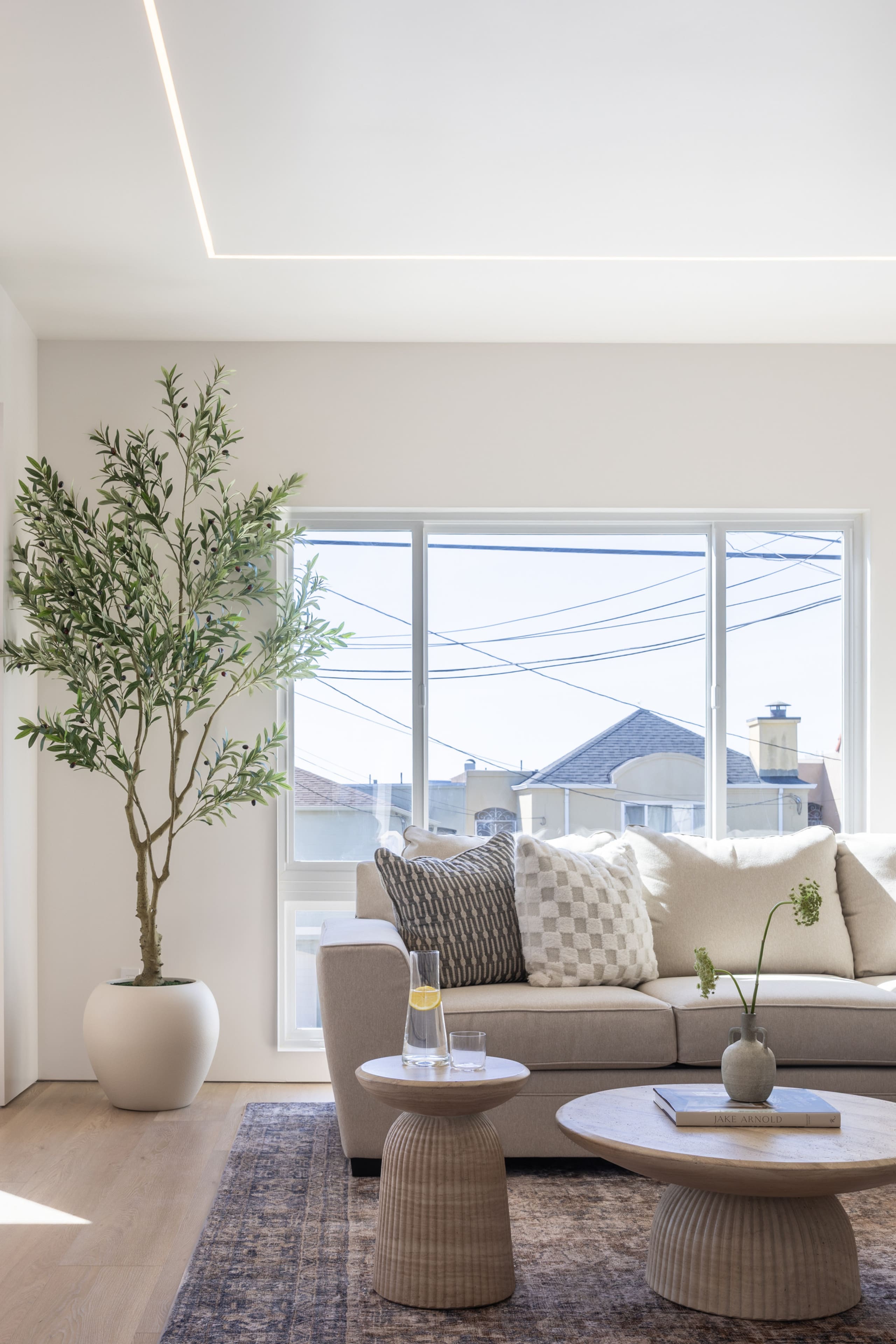 Home in San Francisco · ★5.0 · 4 bedrooms · 5 beds · 4 baths - Image 12