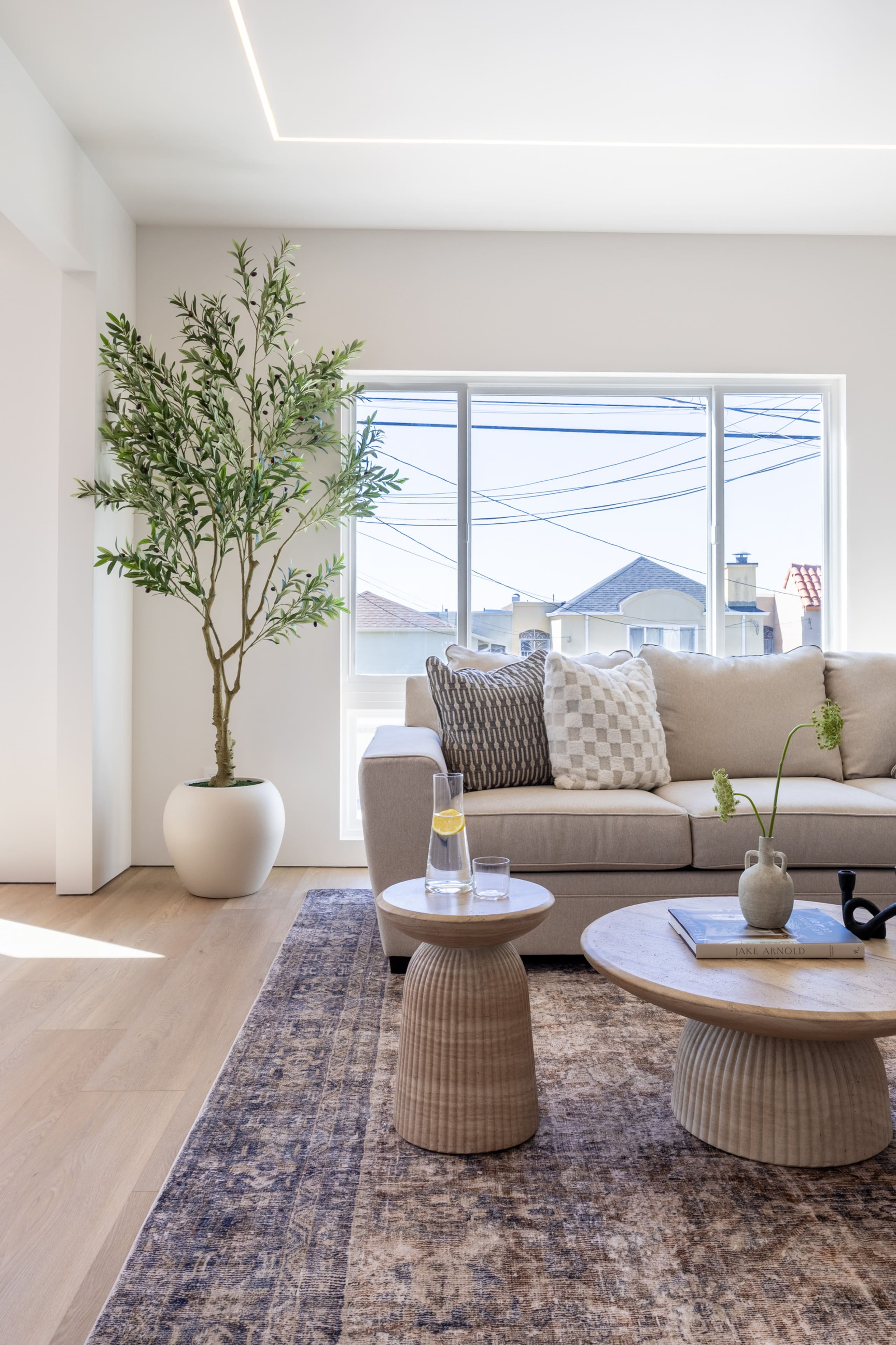 Home in San Francisco · ★5.0 · 4 bedrooms · 5 beds · 4 baths - Image 10
