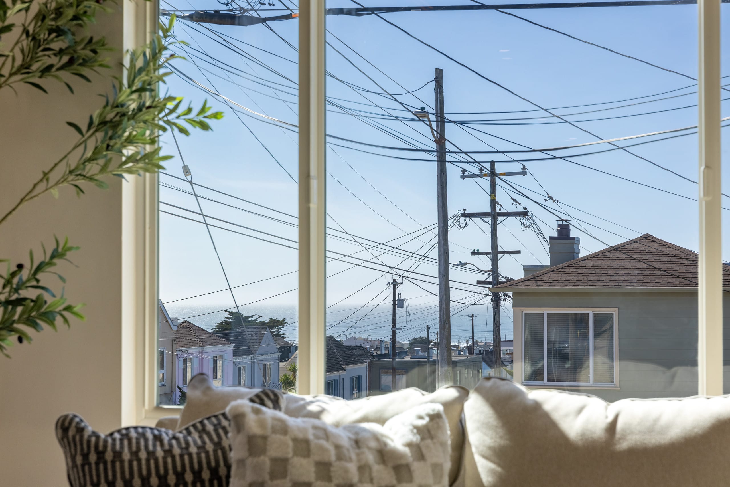 Home in San Francisco · ★5.0 · 4 bedrooms · 5 beds · 4 baths - Image 4