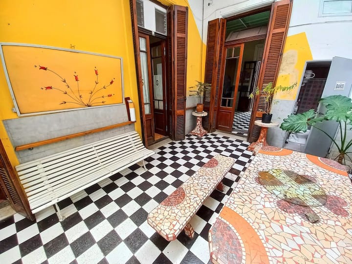 Spacious private room in Barracas