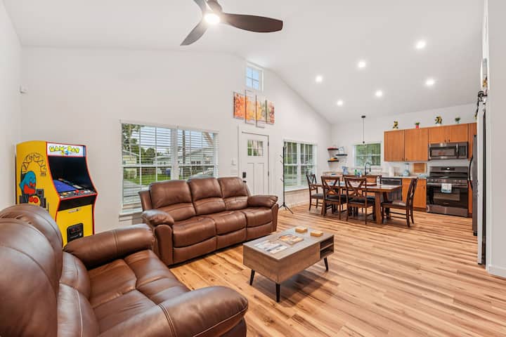 3br/2ba • 6 Beds • Fenced Yard • Near Downtown - St. Augustine, FL