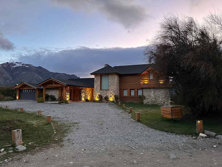 Hermosa Casa En Arelauquen Con Vistas Al Catedral - San Carlos de Bariloche