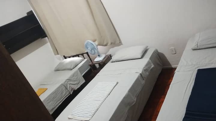 Casa 9 Camas De Solteiro, Região Central. Completa - Belo Horizonte