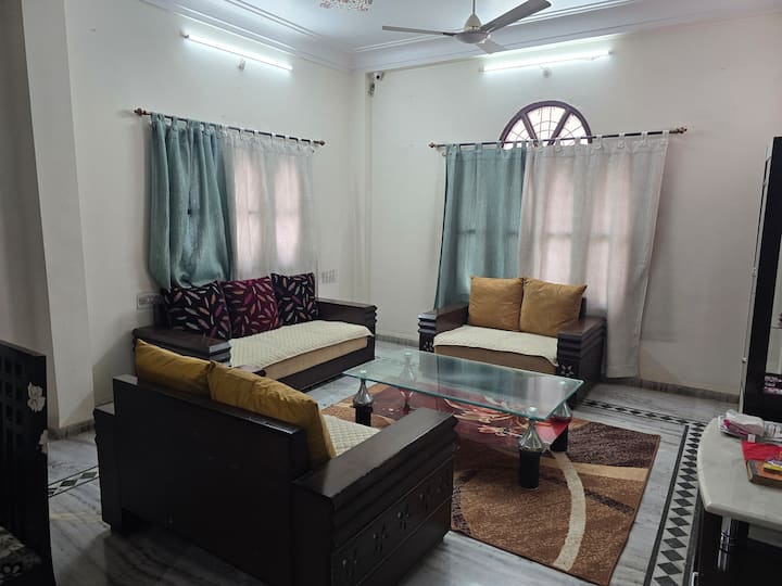 A Fully Furnished Independent Villa At City Center - Indore