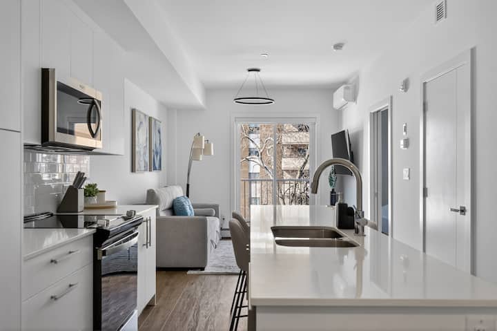 2br | Downtown | Ac | Mins To Saddledome - Calgary
