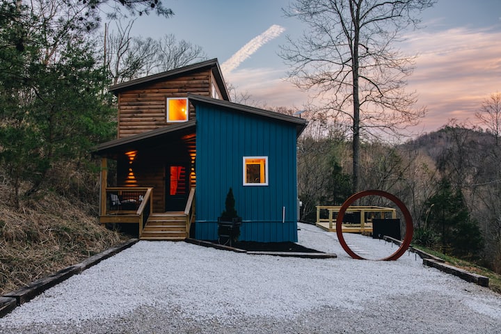 Ultra Lux Cabin W/ Salt Wall, Sauna & Hot Tub - Slade, KY