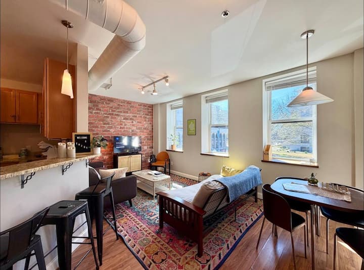 305 Retreat! Tanger! Folk Festival! Walkable! - Greensboro, NC