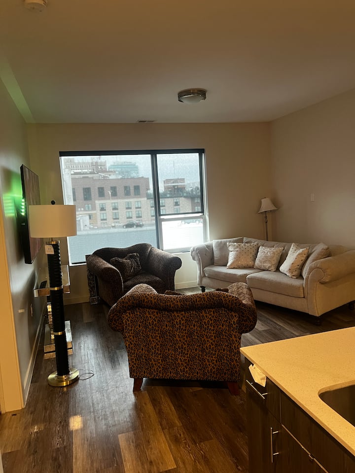 Derby Week Luxury Retreat, Walk To 4th Street Live - Louisville, KY