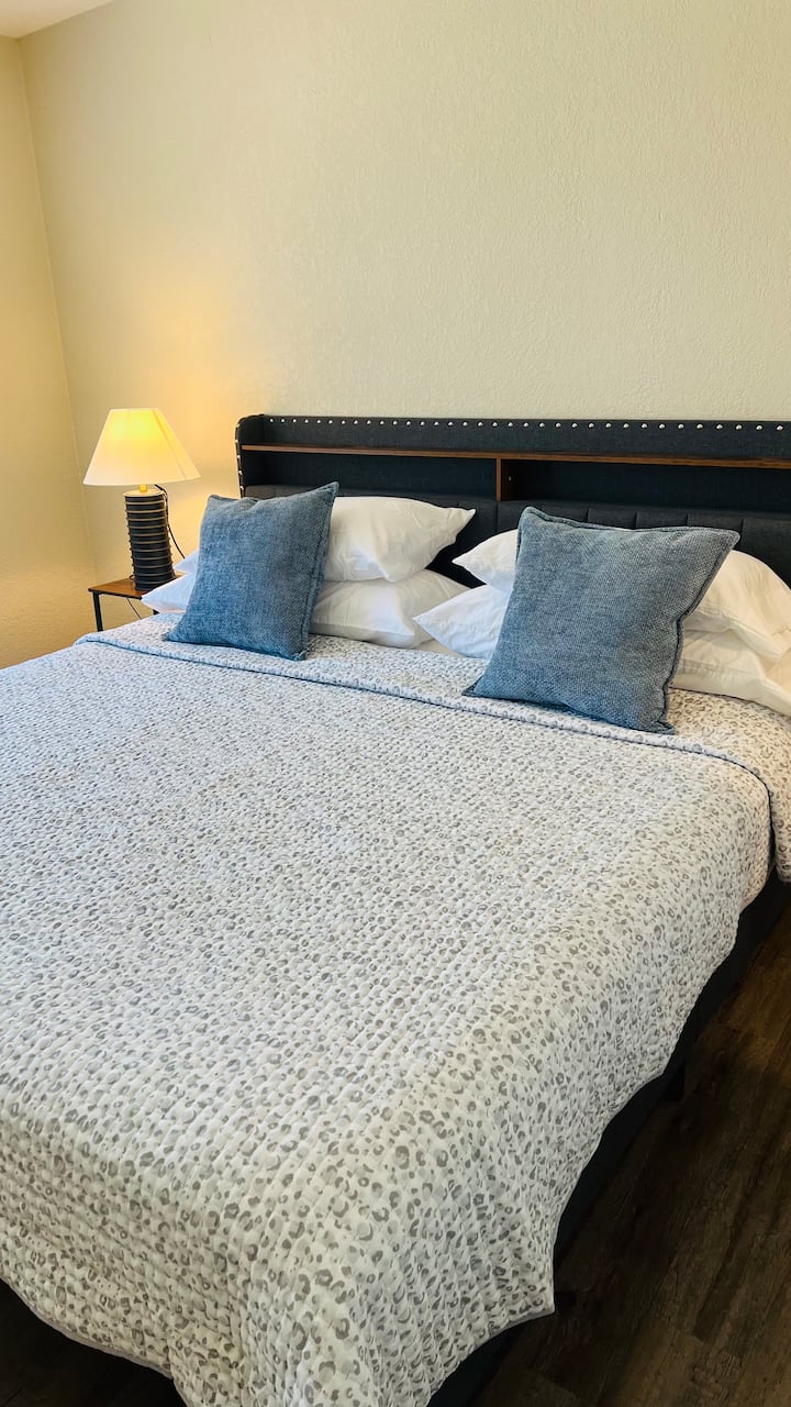 Modern Luxe Escape In The Heart Of The City - 시에라 비스타
