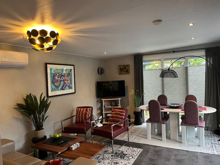 Boshuisje Jari, Een Heerlijk Huis Voor 4 Personen - Nijkerk