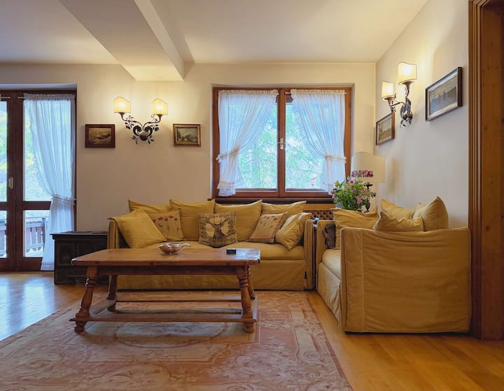 Casa Verocai · Garden And Garage - Cortina d'Ampezzo