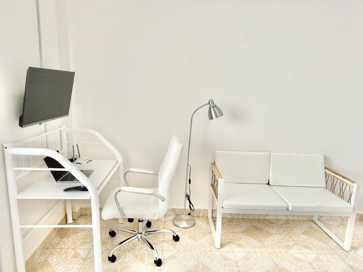 Studio 3, Fast Wifi, Desk, Office Chair, Monitor - Oaxaca