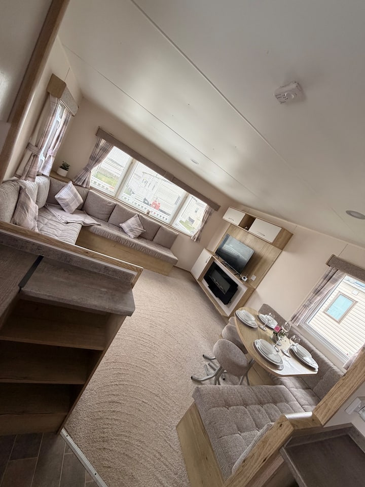 166 Parkers Caravan - Llansteffan