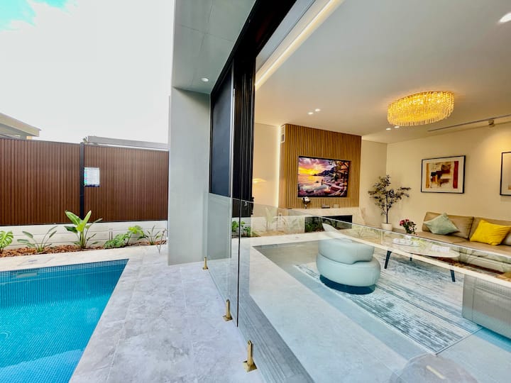 Luxury 5 Br Retreat/ Pool, Bbq / Olympic Park, Cbd - 스트라스필드