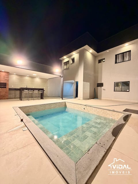 Imóvel de sucesso: New 4-suite townhouse em Senador Canedo