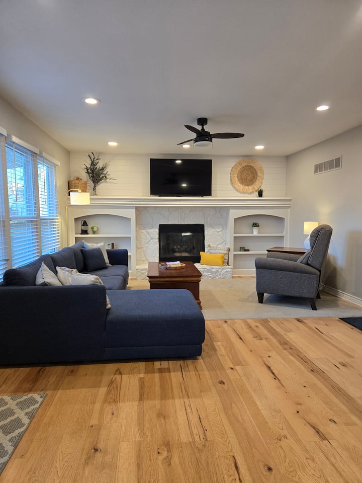 4 Bedroom | Olathe Home - Olathe, KS