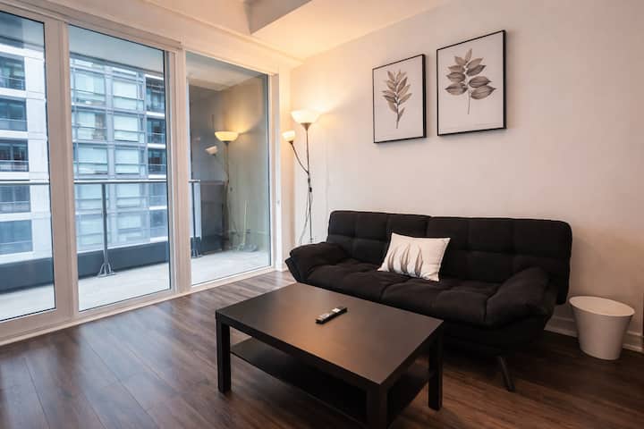 Downtown 2br Condo Sleeps 4 Walk To St Lawrence - Toronto