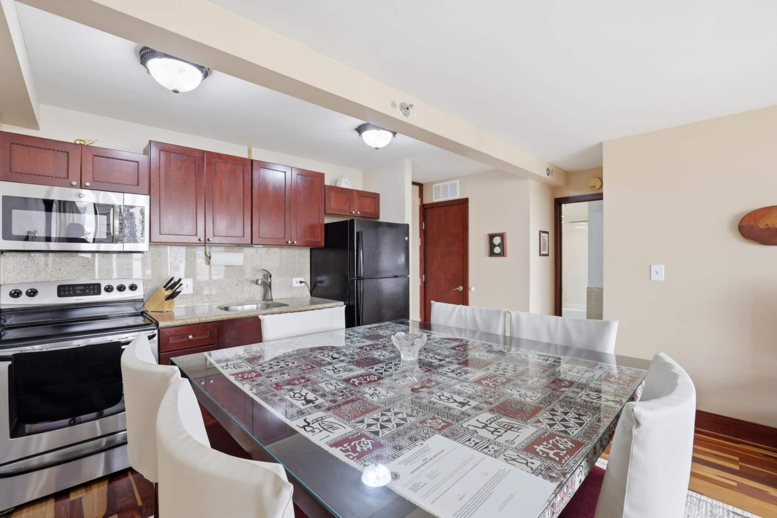 Condo in Honolulu · ★4.9 · 1 bedroom · 2 beds · 1 private bath - Image 6