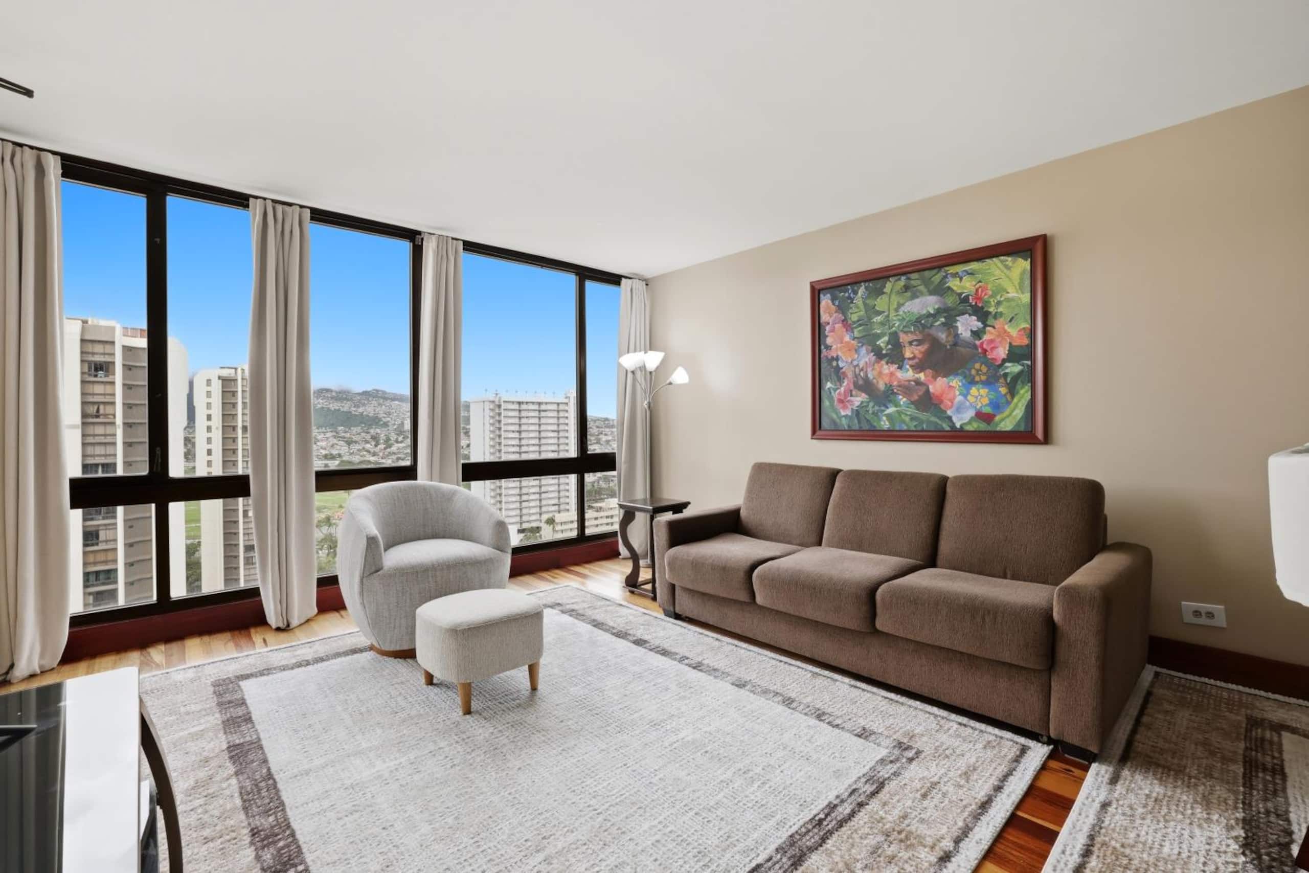 Condo in Honolulu · ★4.9 · 1 bedroom · 2 beds · 1 private bath - Image 2