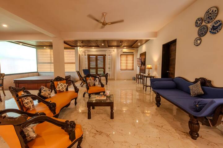 Living room image 8
