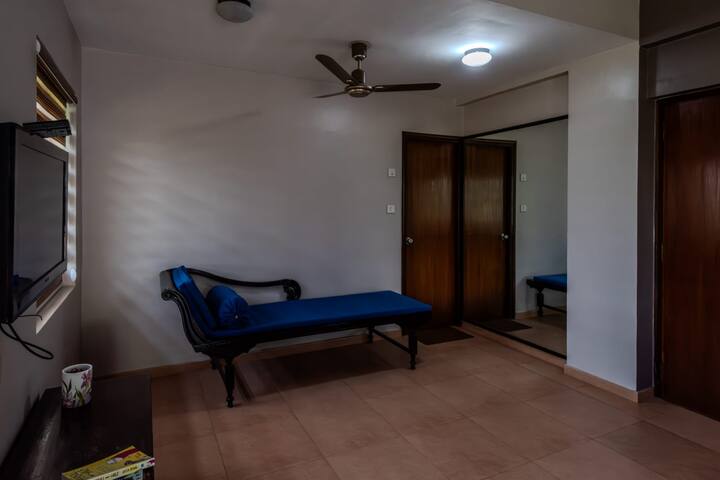 Living room image 4