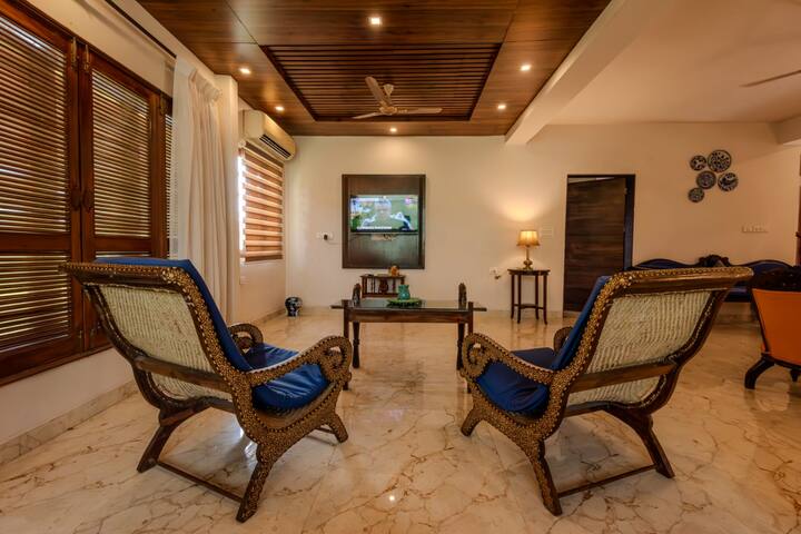 Living room image 2