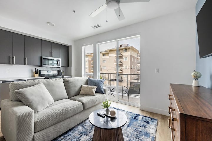 Landing | Incredible Studio In Central City - Salt Lake City, UT