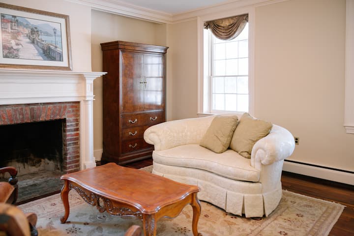 The Manor At Hedgewood - Leesburg, VA