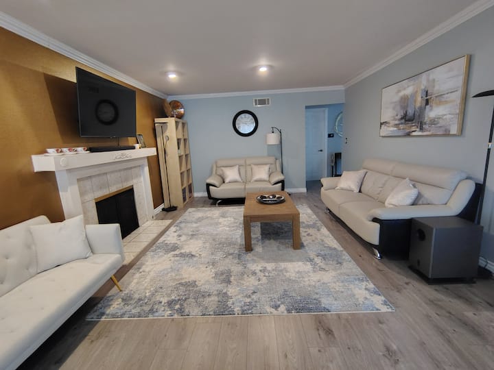 Stylish 1,650ft² House / Biola, Disneyland & Knott - La Mirada, CA