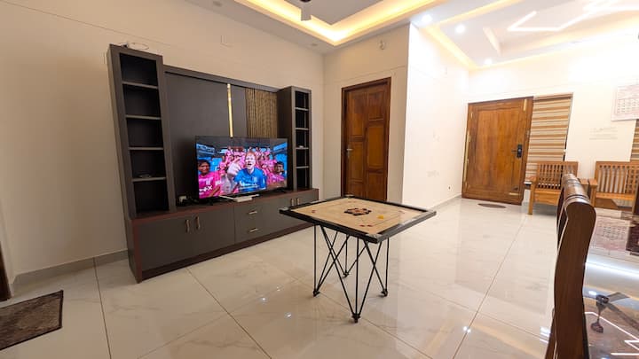 Var: Teak Haus 1 -Ac 2bhk, 10 Min Drive Beach&clif - Varkala