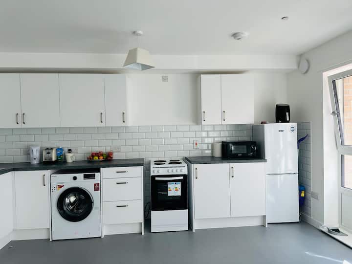 Fringe New 2br Flat Kitchen Living Washer Laundry - Edinburgh