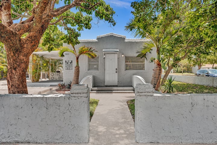 The Ultimate Getaway Spot. - Hollywood, FL