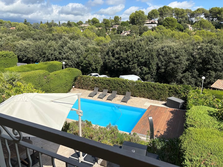 Séjour Détente à Biot : Calme, Piscine & Nature - Valbonne
