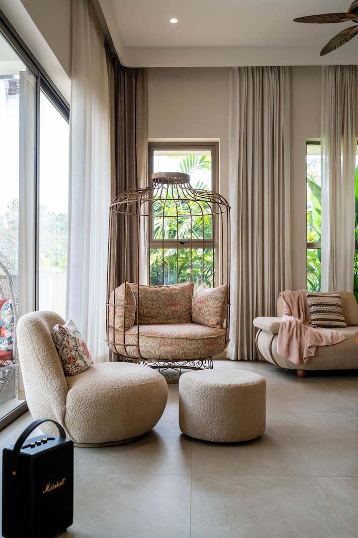 Living room image 11