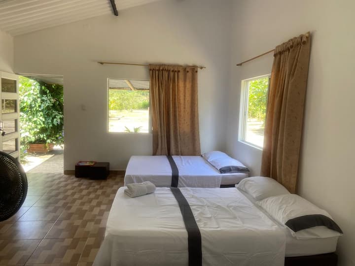 Cabaña Campestre Piscina, Jacuzzi, Río, Bbq Y Wifi - Sasaima