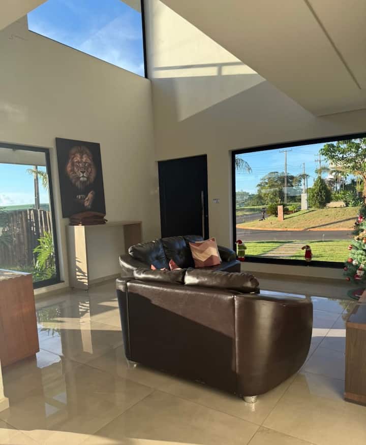 Casa De Esquina Com Vista Para O Lago. - Avaré