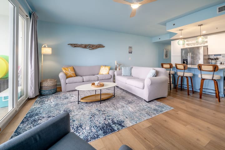 Newly Renovated Resort Condo W/ocean & Beach Views - Panama City Beach, FL
