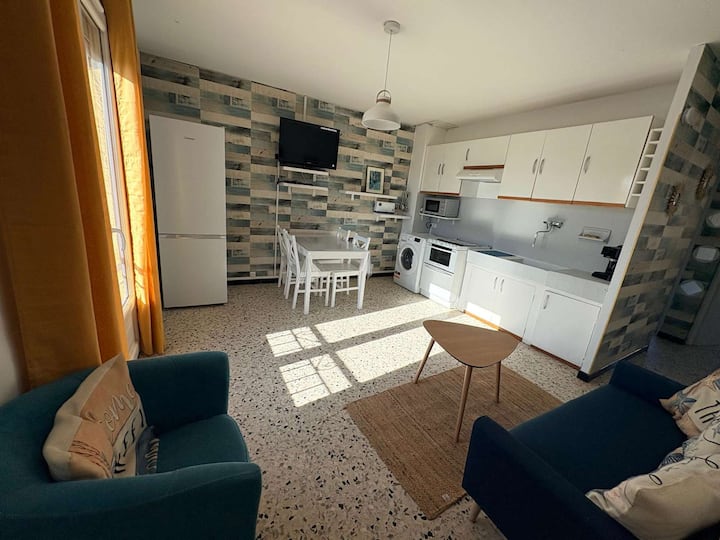 Aig_194 – Appartement Rénové 2 Chambres à 1 Min De - Fleury