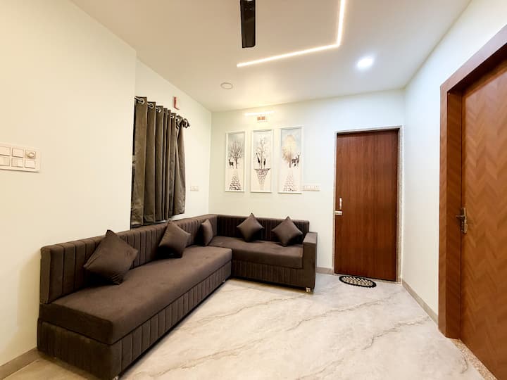 The Luxury Stay | Couple Friendly| Mahalaxmi Nagar - Indore