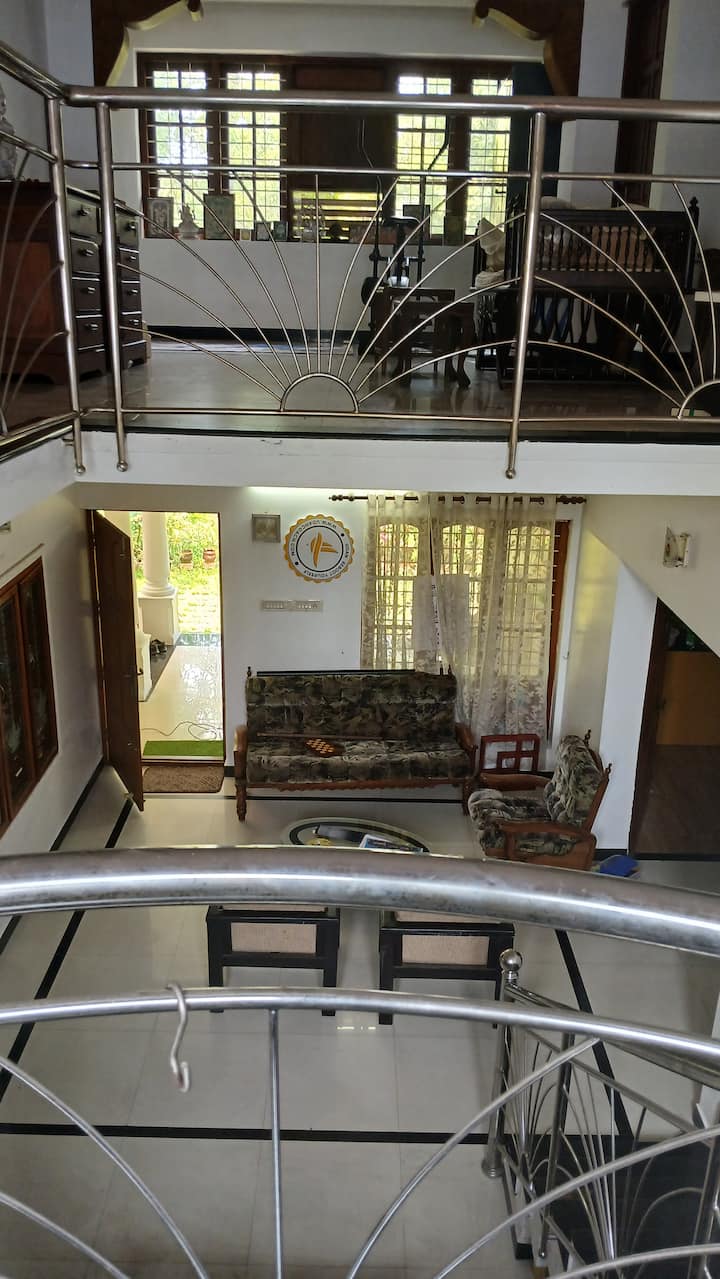 Riverside Retreat With 3 Rooms/3 Baths In Kochiekm - Kochi, India