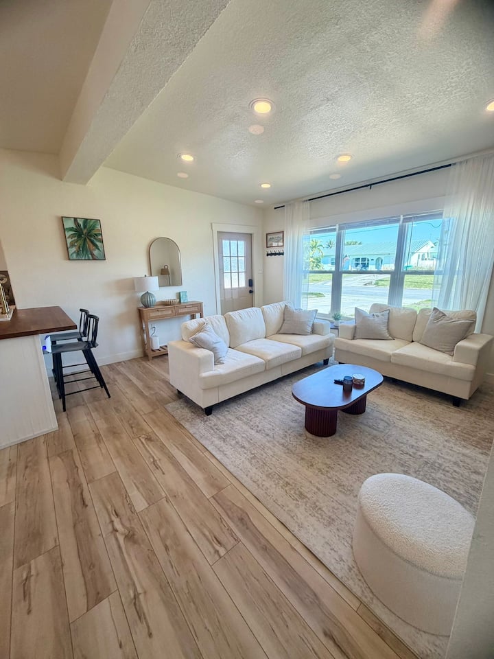 Casa Omia: 2 Beds/1 Bath - Cozy Florida House - Port Charlotte, FL